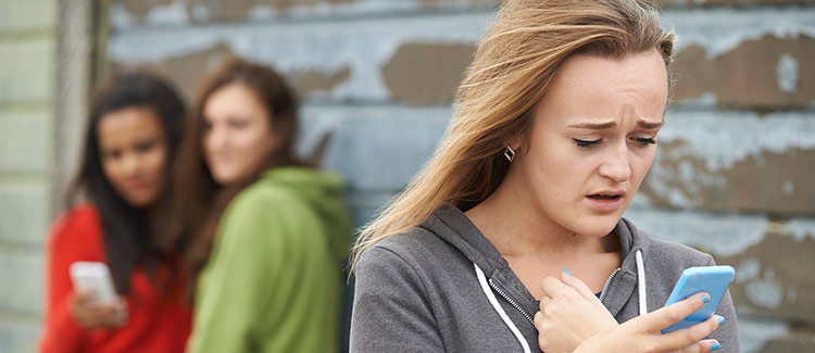 identificare tendinte sinucidere facebook