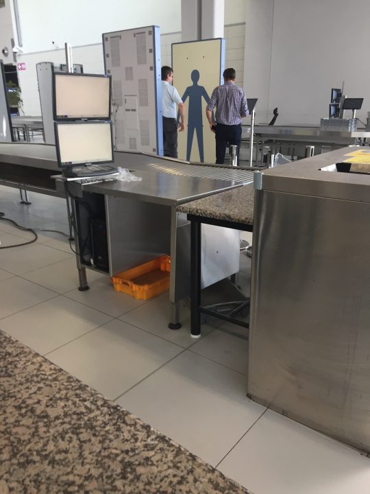 scaner coporal aeroport