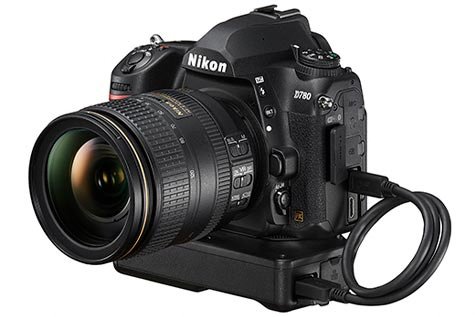 NIKON D780