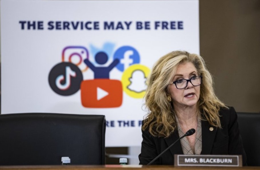 giganți ai tehnologiei