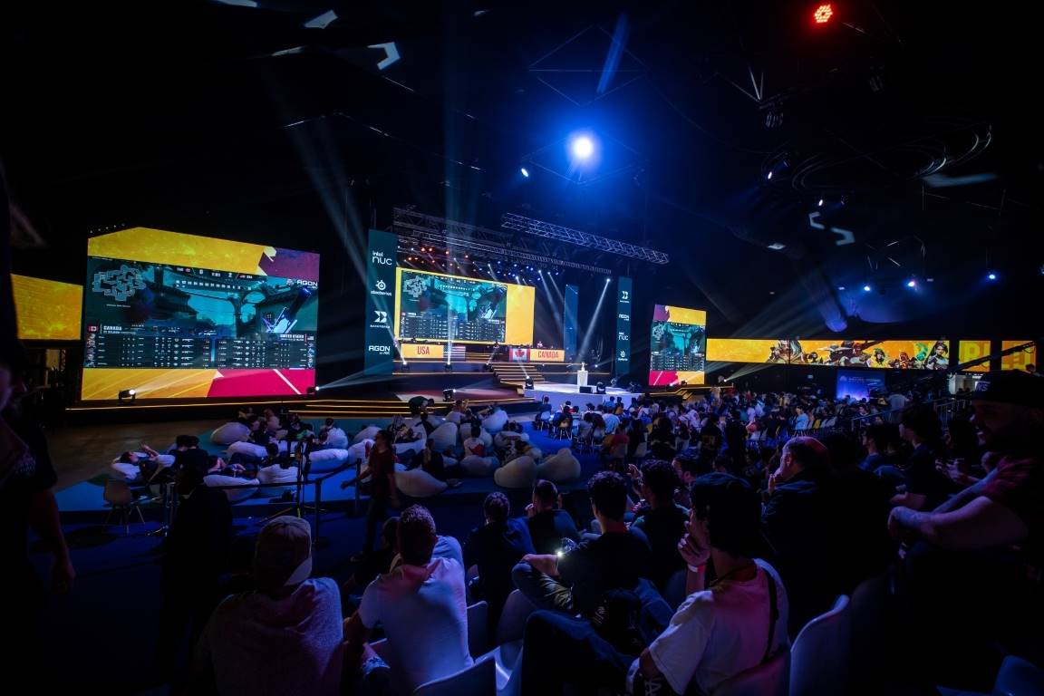 parteneriat agon aoc redbull