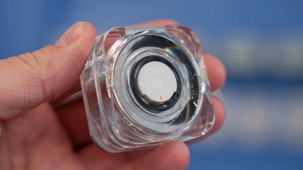 samsung galaxy ring in charging case uavu.1920