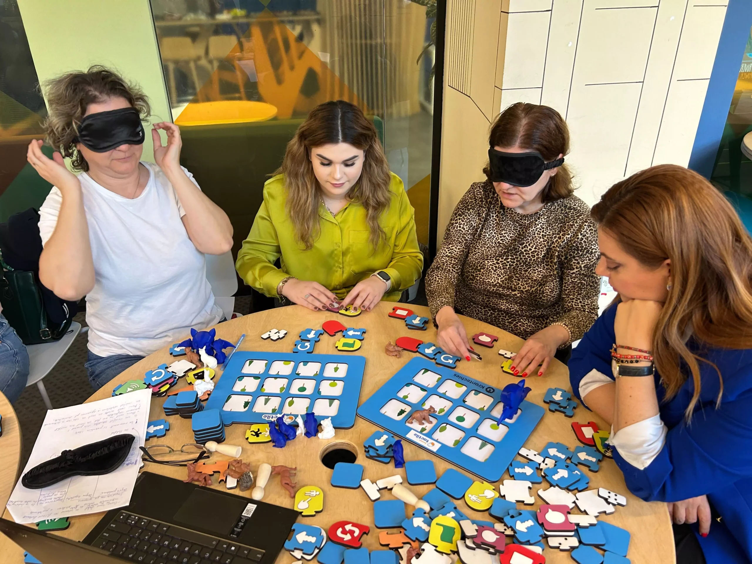 profesori participand la activitatile icd 67d5b6aadd2d5