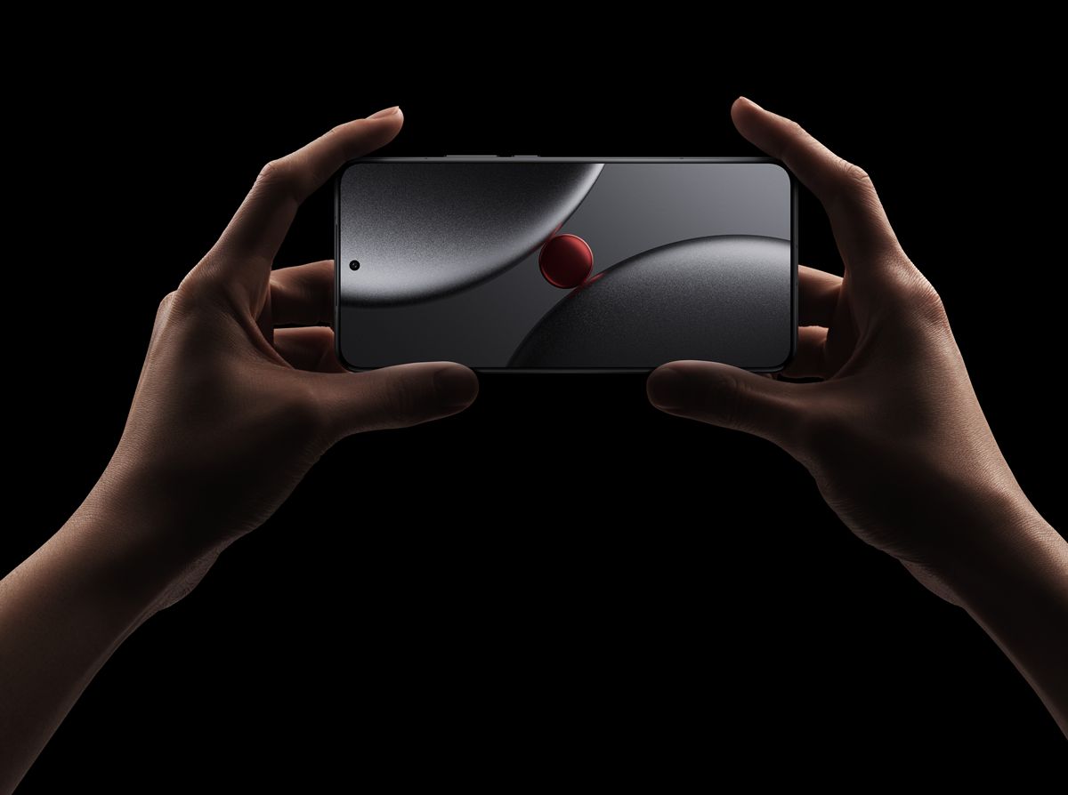 xiaomi 15 ultra handhold 04 r1 1