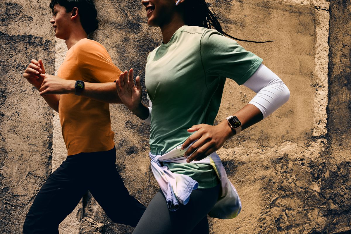 apple watch se 3 lifestyle running 250909