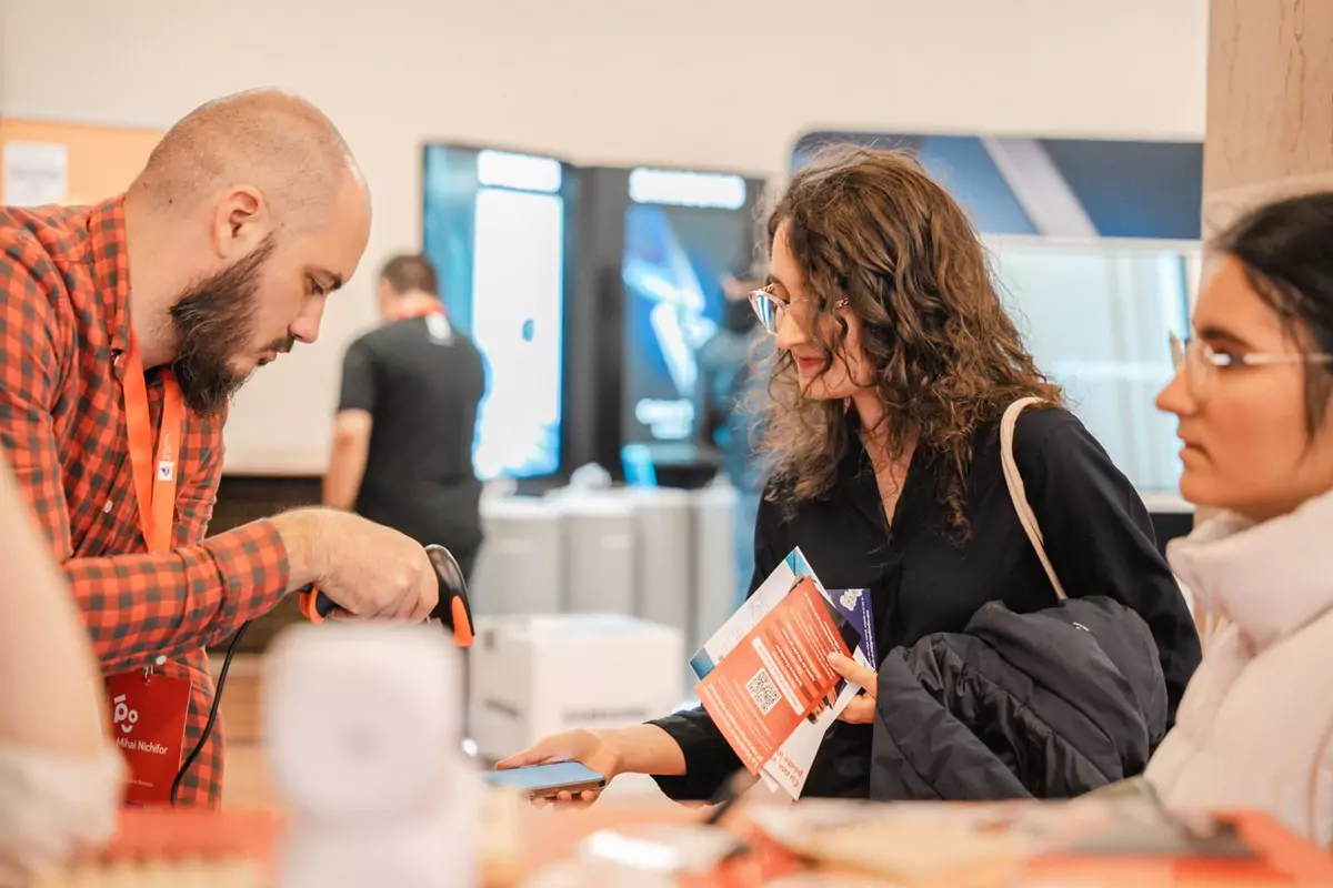 img adtb3 68de9b176babd