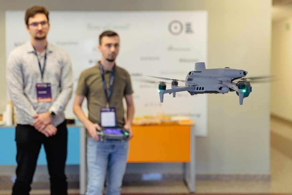 participanți hachathon eudis