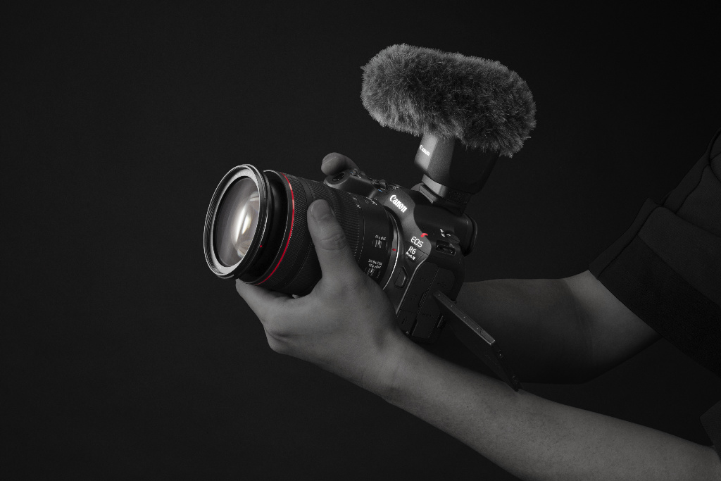 eos r6 mark iii designcut on hand gun microphone s 0