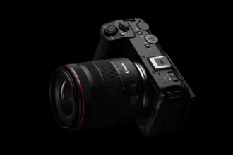 canon eos r6 v and rf 20 50 f4l is usm pz side view