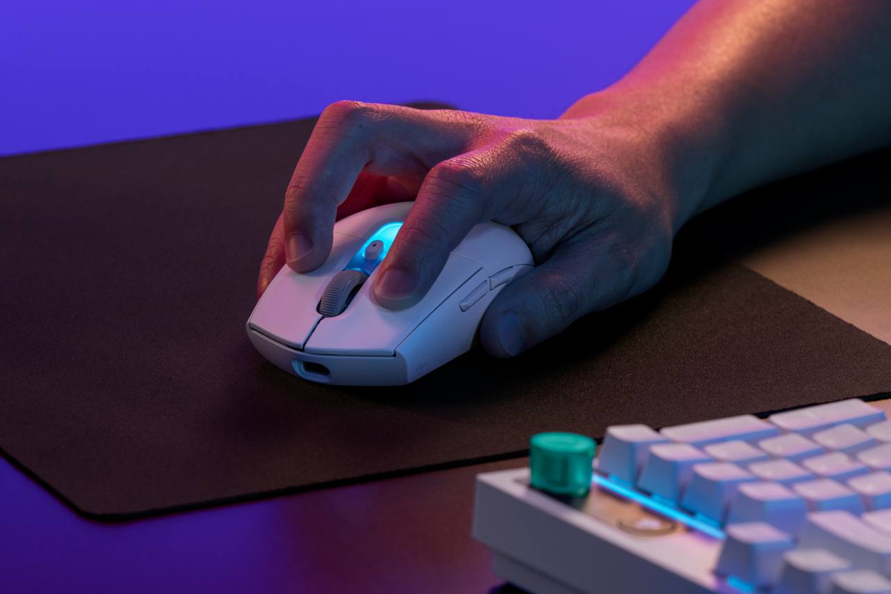 g305 x superlight life white alt