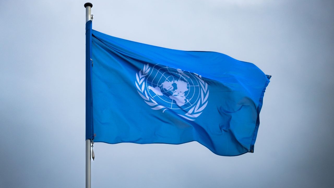 un